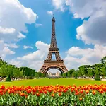 Paris City Centre, St Lazare Station, Metro, Theatre Mogador, Casino De Paris, Trianon, Moulin Rouge, Sacre Coeur, Galeries Lafayette, From 1 To 4 Guests