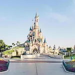 Paris City Centre, St Lazare Station, Metro, Theatre Mogador, Casino De Paris, Trianon, Moulin Rouge, Sacre Coeur, Galeries Lafayette, From 1 To 4 Guests