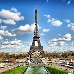 Paris City Centre, St Lazare Station, Metro, Theatre Mogador, Casino De Paris, Trianon, Moulin Rouge, Sacre Coeur, Galeries Lafayette, From 1 To 4 Guests