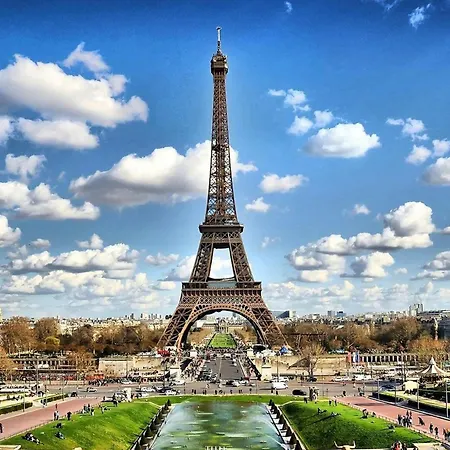 Centre, St Lazare Station, Metro, Theatre Mogador, Casino De Paris, Trianon, Moulin Rouge, Sacre Coeur, Galeries Lafayette, From 1 To 4 Guests Apartment *
